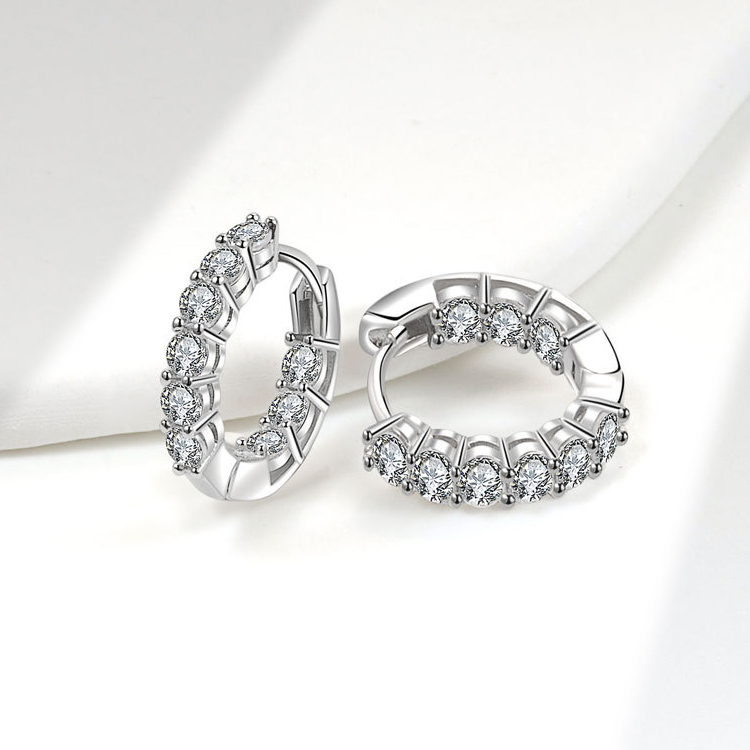 Promosi Tahun Baru, anting-anting zirkon mewah dan ringan, berkilau seperti berlian, sederhana dan elegan, menambah temperamen dan pesona Anda.